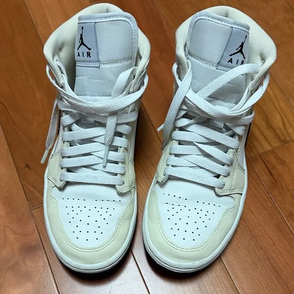 Air Jordan mid Top Sneakers - Picture 3 of 5